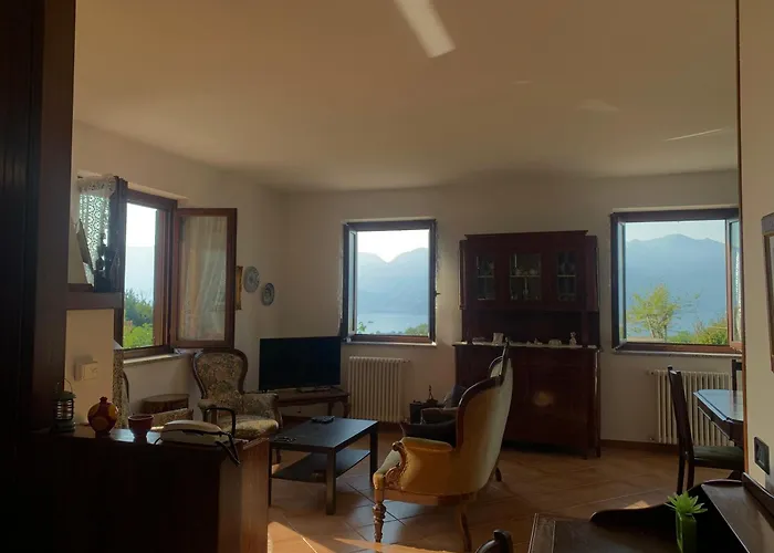 Dom wakacyjny A Luino - Casa Di Adele Montegrino Valtravaglia