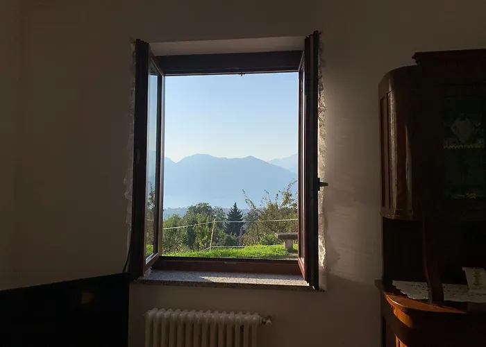 Dom wakacyjny A Luino - Casa Di Adele Montegrino Valtravaglia